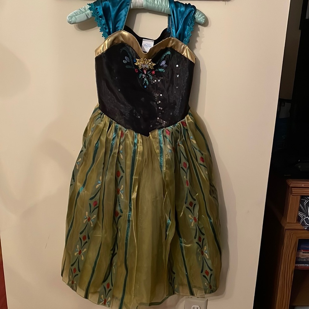 Princess Anna coronation dress